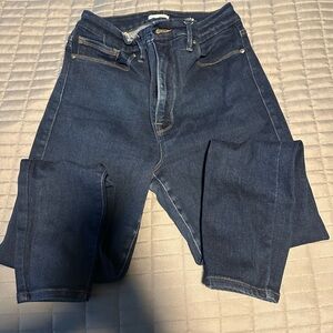 Good American Always Fits Skinny Jeans